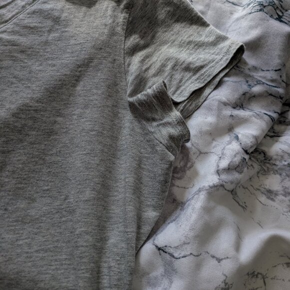 Mott & Bow Grey T-shirt - Picture 3 of 4